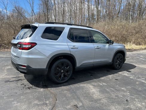 New 2026 Honda Pilot Black Edition image 2