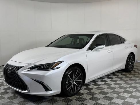 Used 2024 Lexus ES 350 w/ Premium Package FWD image 2