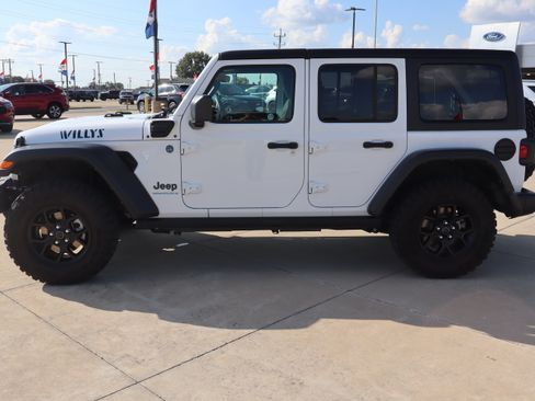 Used 2025 Jeep Wrangler Unlimited Sport S 4xe AWD/4WD image 8