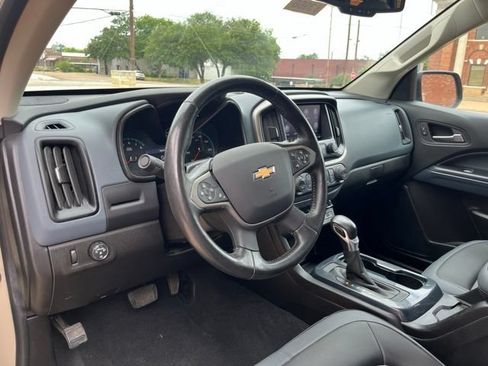 Used 2022 Chevrolet Colorado Z71 RWD image 16