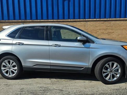Used 2024 Ford Edge Titanium image 4