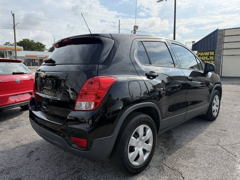 Used 2018 Chevrolet Trax LS w/ LPO, Cargo Package FWD image 7