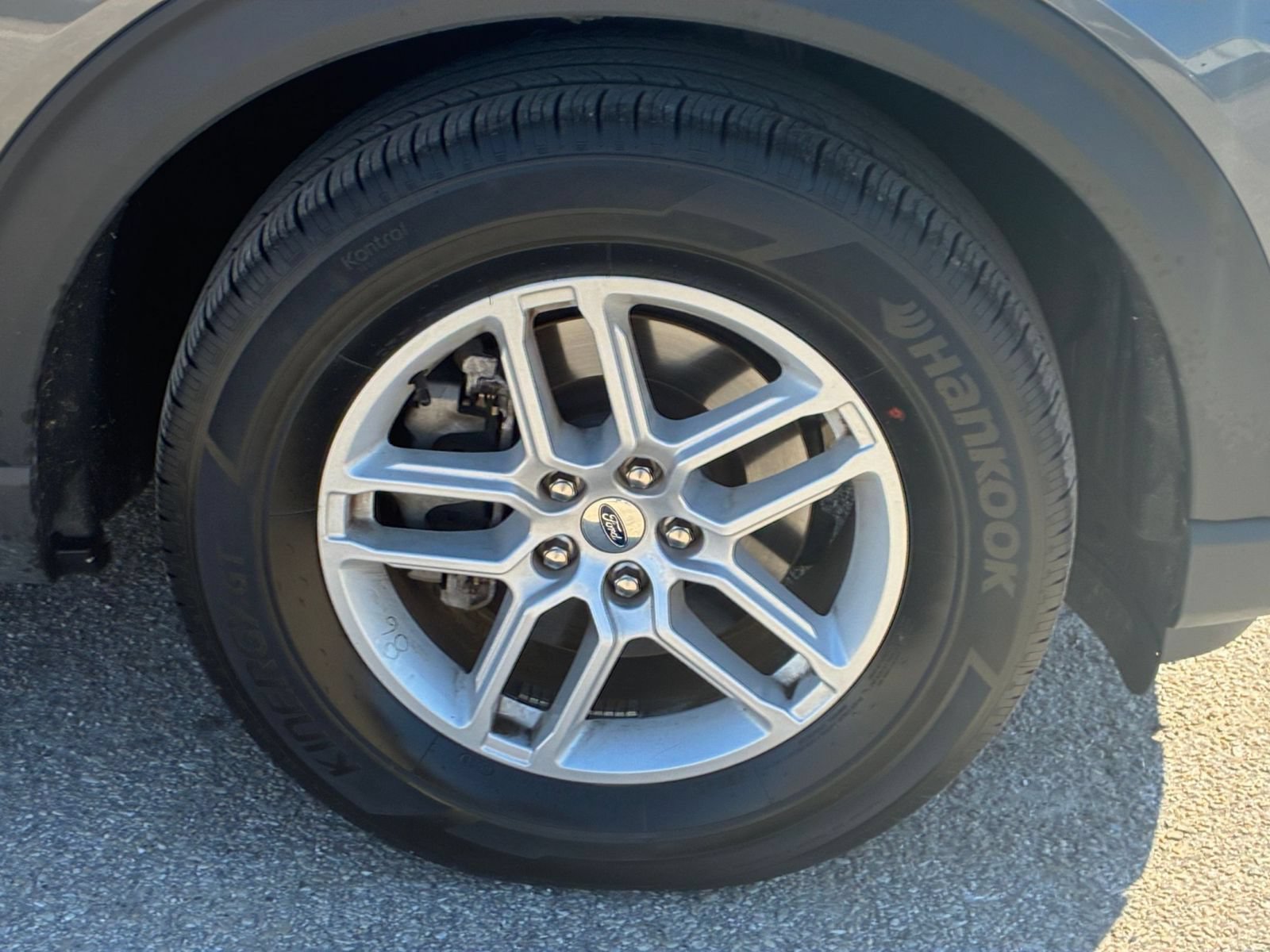 Used 2026 Ford Explorer Active AWD/4WD image 25