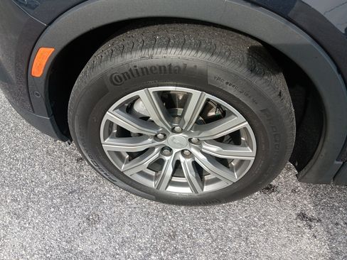 Used 2022 Cadillac XT4 Sport FWD image 2