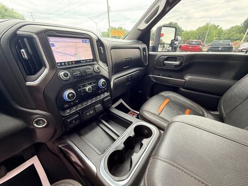 Used 2023 GMC Sierra 2500 AT4 w/ AT4 Premium Plus Package AWD/4WD image 32