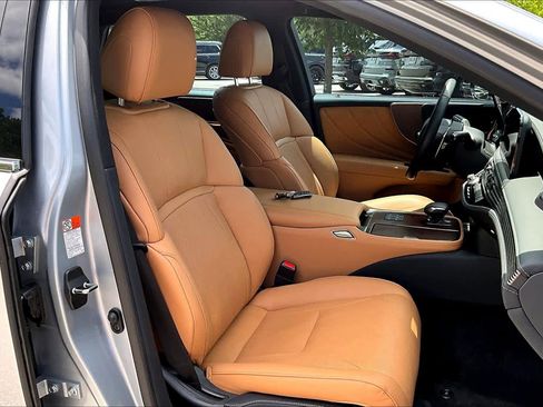 Used 2024 Lexus LS 500 RWD image 8