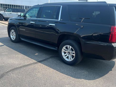 Used 2018 Chevrolet Suburban LT AWD/4WD image 10