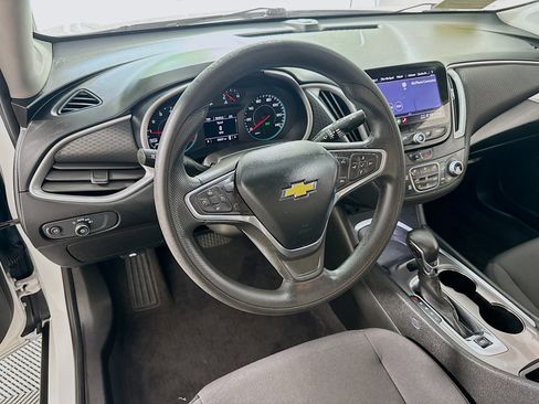 Used 2022 Chevrolet Malibu LT FWD image 23