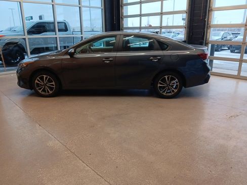 Used 2023 Kia Forte LXS image 7