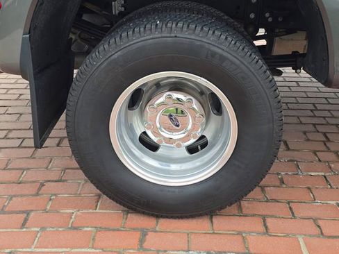 Certified 2025 Ford F350 Lariat w/ Lariat Ultimate Package AWD/4WD image 5