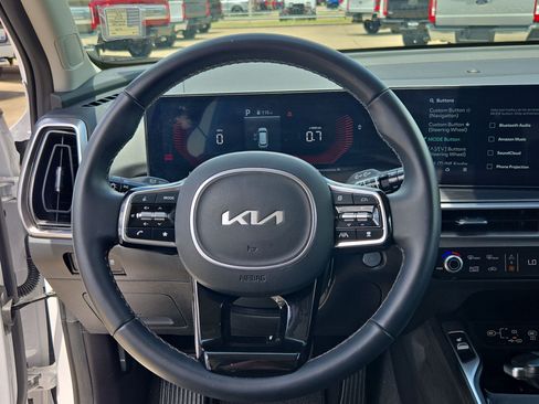 Used 2025 Kia Sorento S FWD image 16