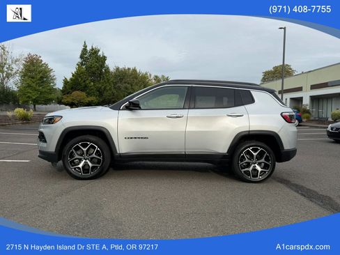 Used 2025 Jeep Compass Limited AWD/4WD image 5