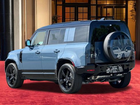 New 2026 Land Rover Defender 110 X-Dynamic SE image 4