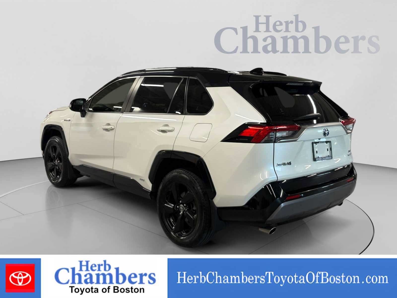 Used 2020 Toyota RAV4 XSE w/ All Weather Liner Package AWD/4WD image 3