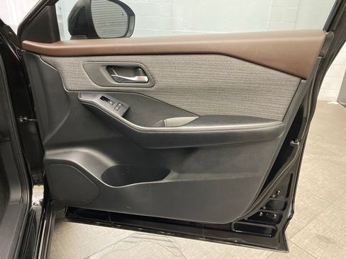 Used 2021 Nissan Rogue SV FWD image 27
