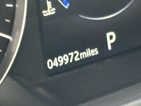 Used 2020 Land Rover Range Rover Velar S image 21