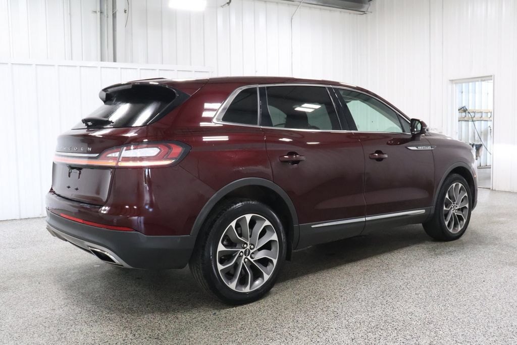 Used 2023 Lincoln Nautilus Reserve AWD/4WD image 3