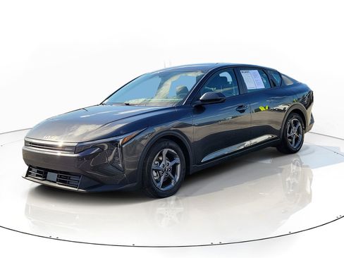 Used 2025 Kia K4 FWD image 3