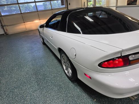 Used 2002 Chevrolet Camaro Z28 w/ SS Performance/Appearance Pkg RWD image 10