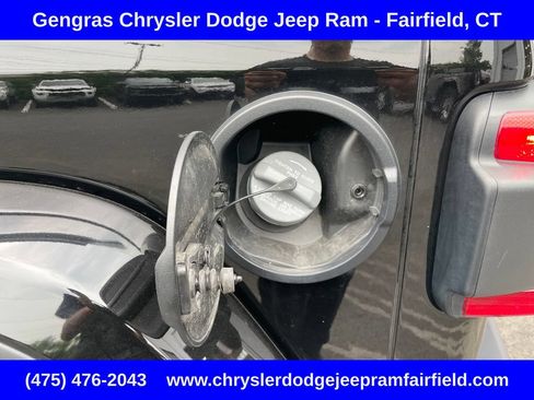 Certified 2025 Jeep Wrangler Unlimited Sahara AWD/4WD image 36