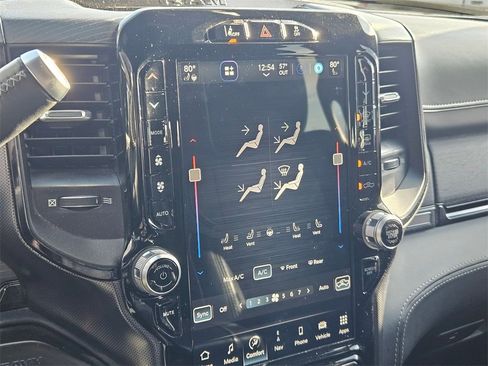 Used 2023 RAM 3500 Limited image 32