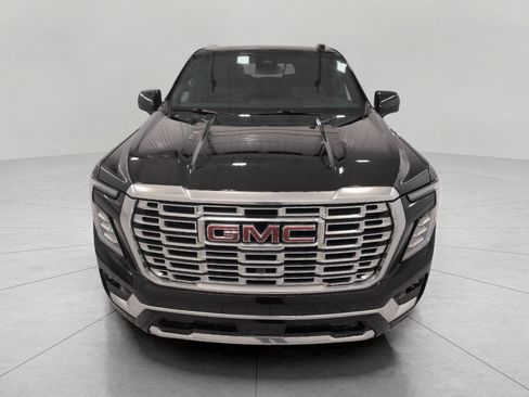 Used 2025 GMC Yukon XL Denali AWD/4WD image 13