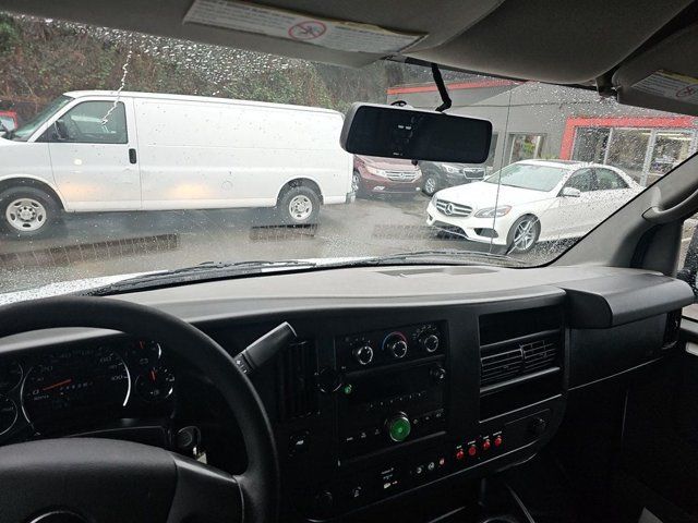 Used 2014 Chevrolet Express 2500 RWD image 25
