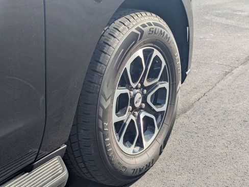 Used 2024 Ford Expedition XLT image 27