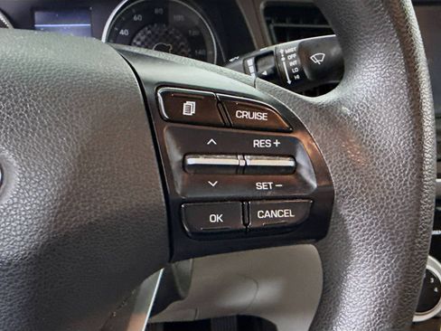 Used 2019 Hyundai Elantra SEL image 13