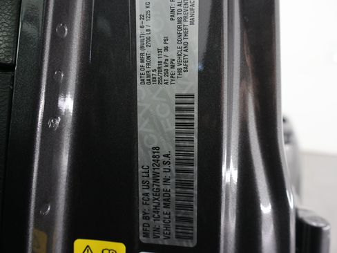 Used 2022 Jeep Wrangler Unlimited Sahara w/ LED Lighting Group AWD/4WD image 65