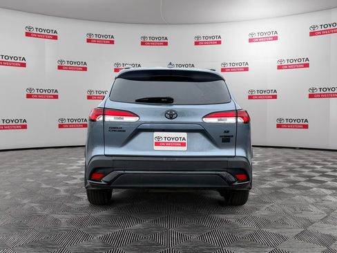 Certified 2024 Toyota Corolla Cross SE w/ Moonroof Package image 4