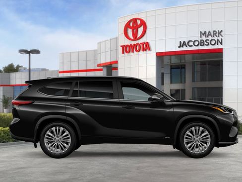 New 2026 Toyota Highlander Platinum image 12