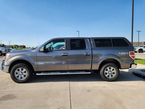 Used 2011 Ford F150 XLT w/ XLT Chrome Pkg AWD/4WD image 3