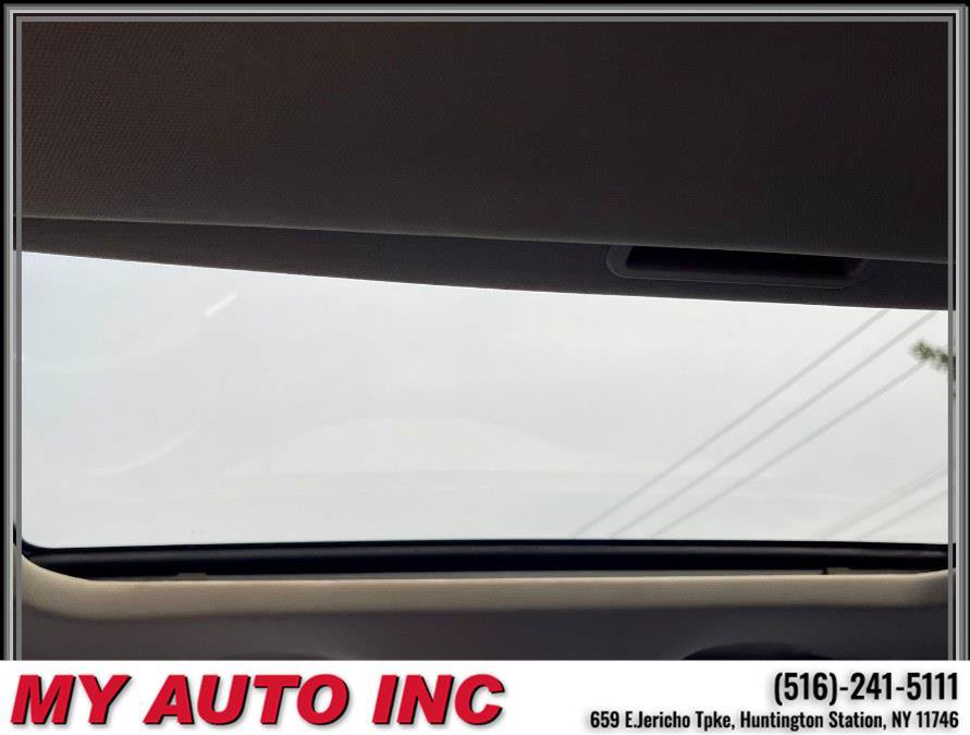 Used 2010 Jeep Grand Cherokee Laredo AWD/4WD image 12