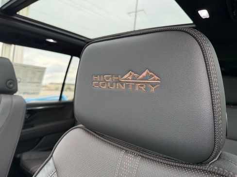 New 2026 Chevrolet Suburban High Country AWD/4WD image 25