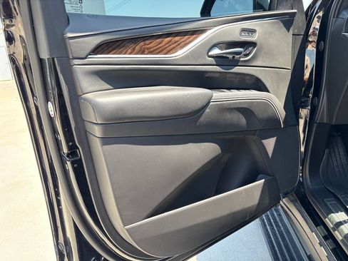 Used 2022 Cadillac Escalade Sport Platinum w/ LPO, ONYX Package AWD/4WD image 15