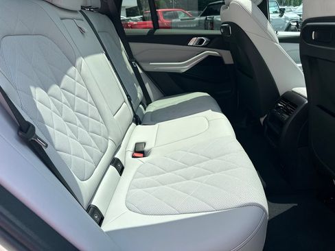Used 2024 BMW X5 sDrive40i RWD image 16