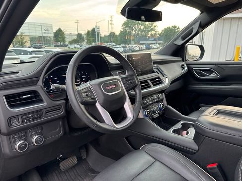 Used 2024 GMC Yukon SLT w/ SLT Premium Package AWD/4WD image 12