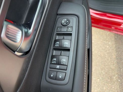New 2026 Chrysler Pacifica Select FWD image 20