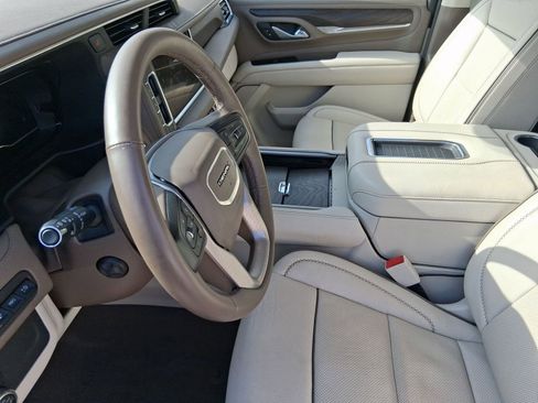 Used 2023 GMC Yukon Denali image 15