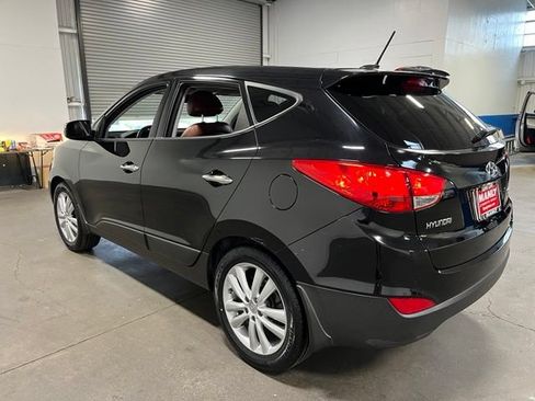 Used 2011 Hyundai Tucson Limited w/ Premium Pkg 3 FWD image 5