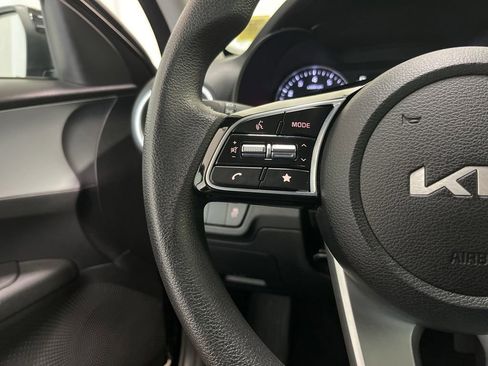 Used 2023 Kia Forte LXS w/ LXS Technology Package FWD image 6