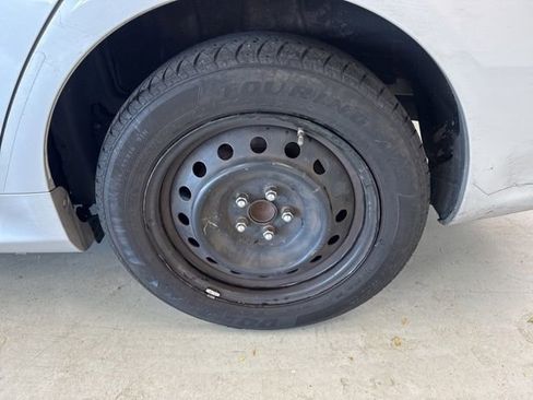 Used 2013 Toyota Corolla LE image 7