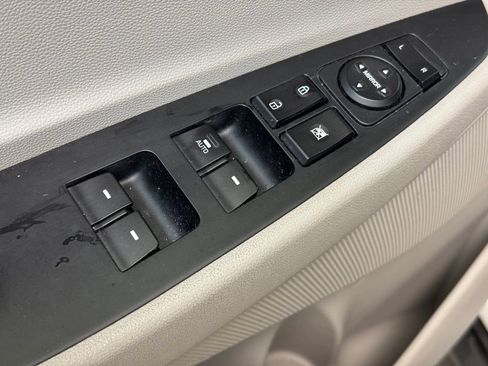 Used 2019 Hyundai Tucson Value FWD image 9