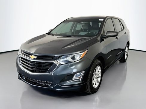 Used 2018 Chevrolet Equinox LS FWD image 4