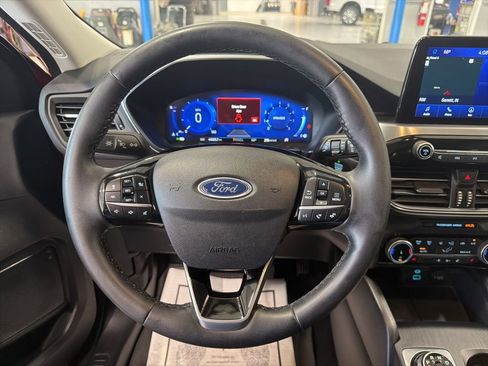 Used 2022 Ford Escape Titanium AWD/4WD image 22