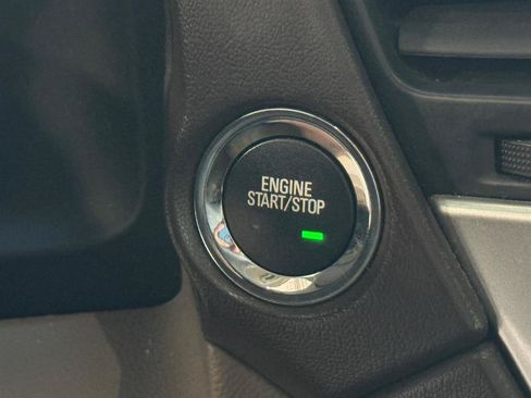 Used 2018 Chevrolet Suburban Premier AWD/4WD image 22