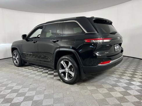 Used 2023 Jeep Grand Cherokee Limited w/ Luxury Tech Group II image 10