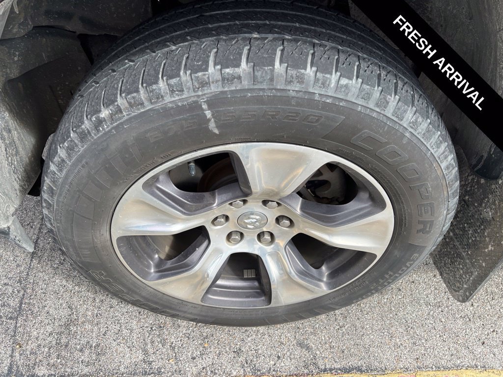 Used 2019 RAM 1500 Laramie AWD/4WD image 18