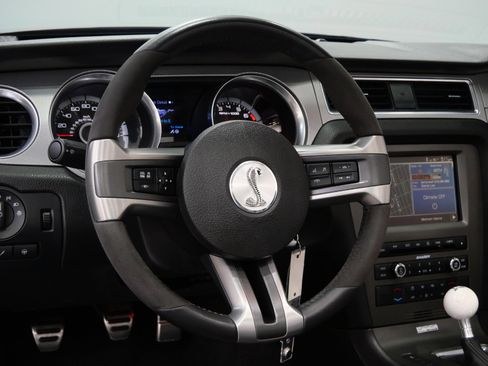 Used 2013 Ford Mustang Shelby GT500 image 15